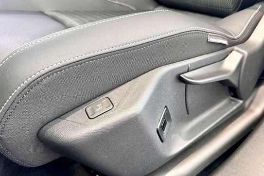 Peugeot 3008 Allure e-DCS 1.2 mHEV