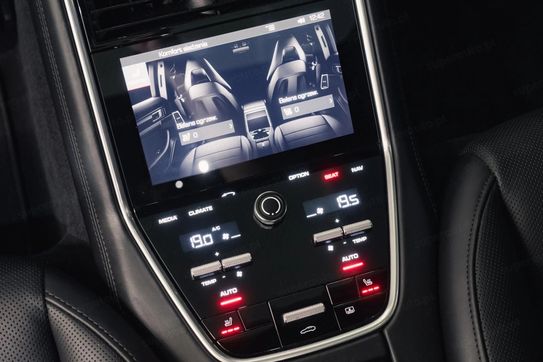 Porsche Panamera Turbo Hybrid