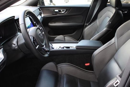 Volvo V60 B4 D Plus Dark