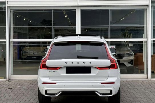 Volvo XC60 B5 AWD Plus Black Edition