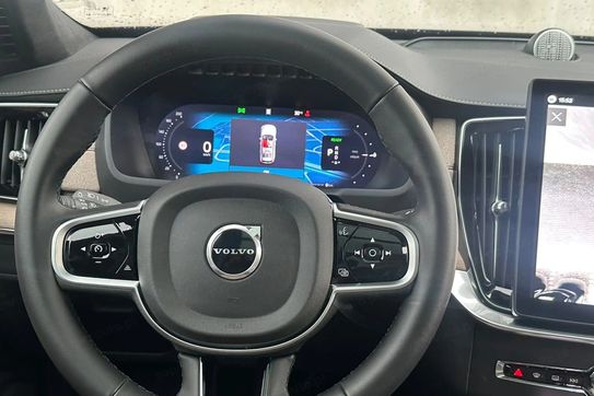 Volvo XC90 T8 AWD Plug-In Hybrid Ultra Dark 7os aut