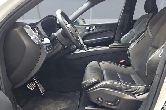 Volvo XC60 B4 D AWD R-Design