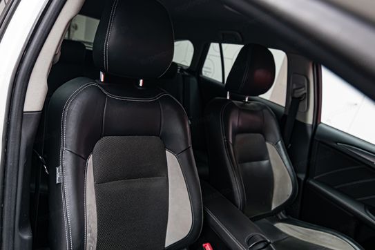 Toyota Avensis 2.0 D-4D Premium