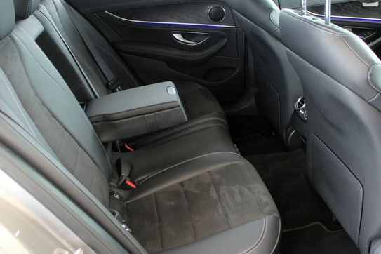 Mercedes Klasa E 220 d 4MATIC 9G-Tronic AMG Line