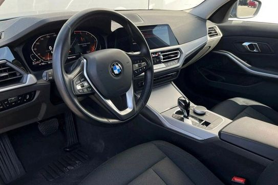 BMW Seria 3 318d Advantage aut