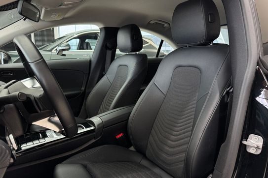 Mercedes CLA 200 mHEV 7G-DCT
