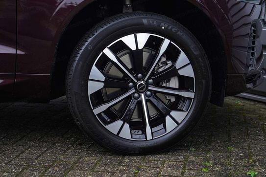 Volvo XC60 B5 AWD Plus Dark