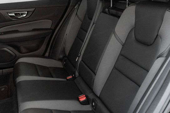 Volvo V60 B4 D R-Design