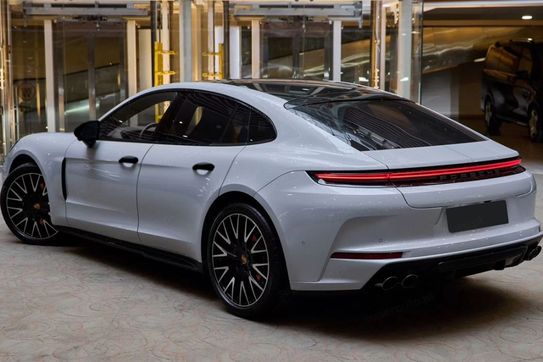 Porsche Panamera GTS