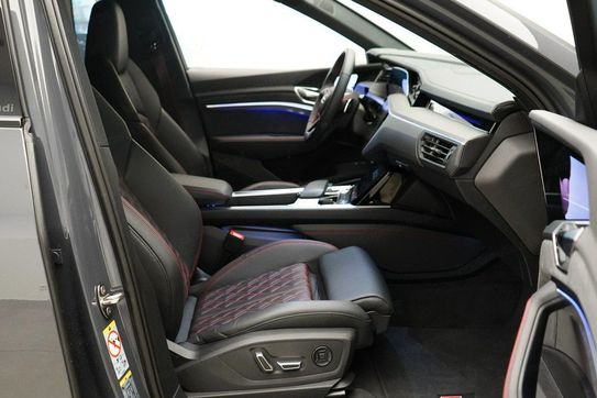 Audi Q8 SQ8 TFSI quattro Tiptronic