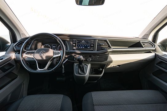 Volkswagen Caravelle T6.1 L2H1 AT
