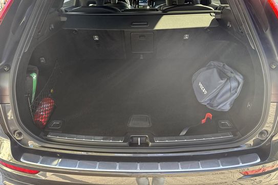 Volvo XC60 B5 B AWD Plus Dark