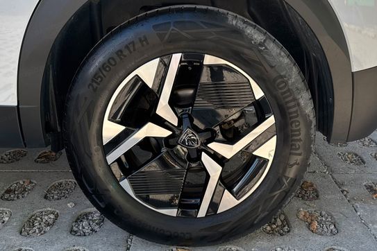 Peugeot 2008 Allure 1.2 PureTech  EAT8