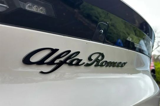 Alfa Romeo Junior 1.2 Ibrida Ti