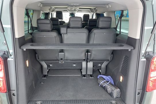 Peugeot Traveller Long L2H1 Business VIP EAT8