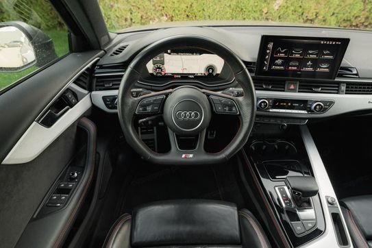 Audi A4 45 TFSI mHEV quattro S Line S tronic