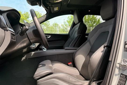 Volvo XC60 B5 B AWD Plus Black Edition aut