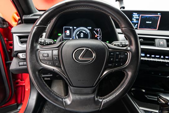 Lexus UX 250h