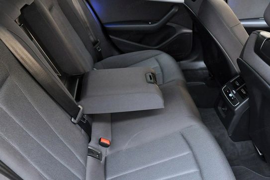 Audi A4 40 TFSI mHEV S tronic