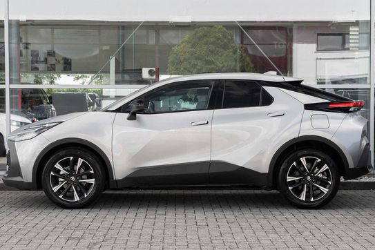 Toyota C-HR Style 2.0 Hybrid Dynamic Force Plug-in