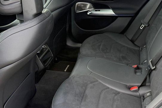 Mercedes Klasa E 300 e 4-Matic AMG