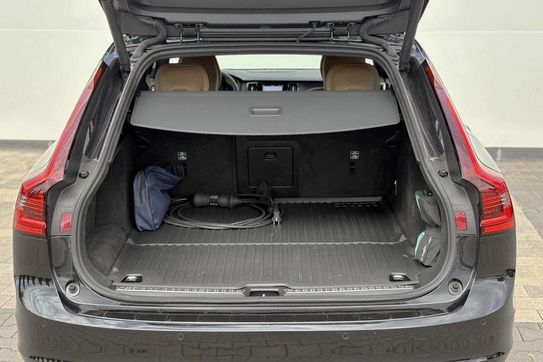 Volvo V90 T6 eAWD Plug-In Hybrid Plus Dark