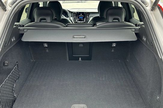 Volvo XC60 B4 B Plus Dark aut