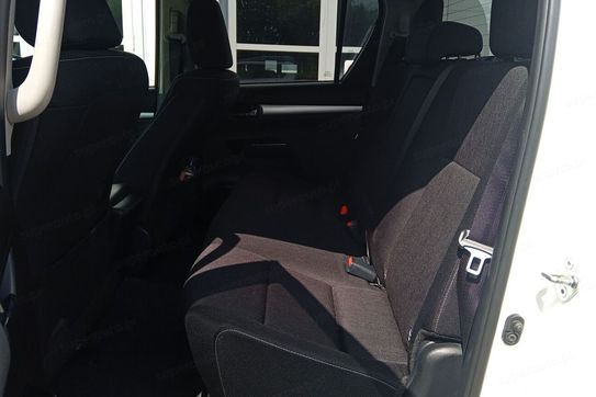 Toyota HiLux 2.4 D-4D Double Cab SR 4x4 aut