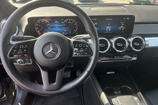 Mercedes GLB 200