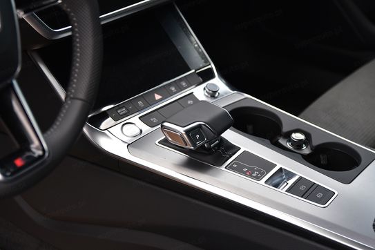 Audi A6 55 TFSI e quattro S Line