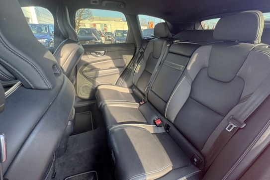 Volvo XC60 B4 D R-Design