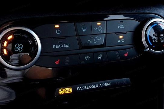 Ford Puma 1.0 EcoBoost Titanium