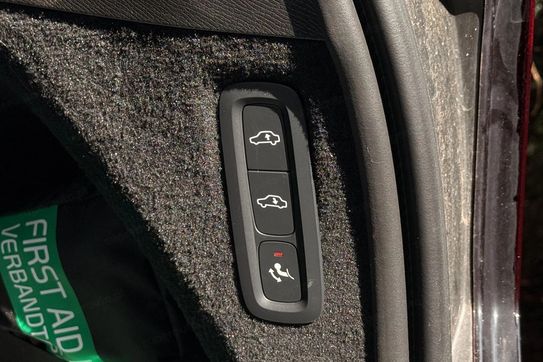 Volvo XC90 T8 AWD Plug-In Hybrid Ultra Black Edition 7os aut