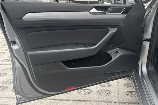 Volkswagen Passat Business  1.5 TSI EVO DSG