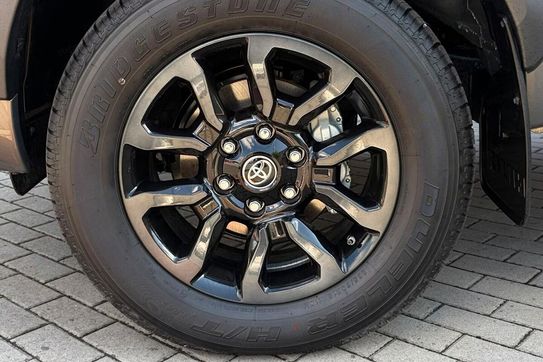 Toyota HiLux Double Cab Invincible
