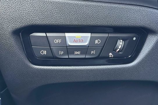 BMW Seria 3 330e xDrive M Sport