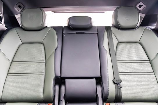 Porsche Cayenne Coupe E-Hybrid  Black Edition