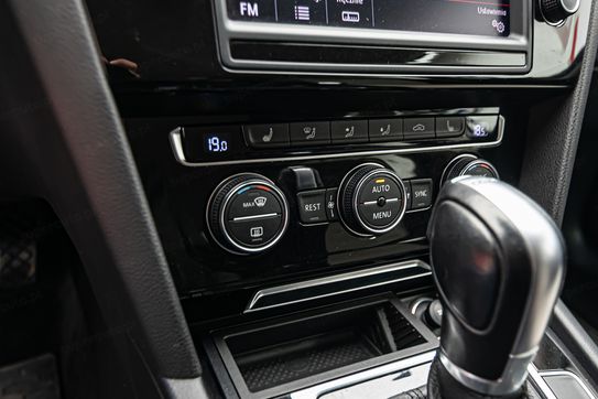 Volkswagen Passat 1.8 TSI R-Line DSG