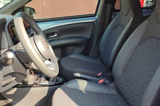 Toyota Aygo X Executive 1.0 benzyna