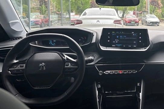 Peugeot 208 50kWh Allure