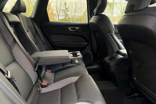 Volvo XC60 T8 Plug-In Hybrid AWD Ultra Black Edition aut