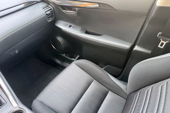 Lexus NX 300h Elegance 2WD