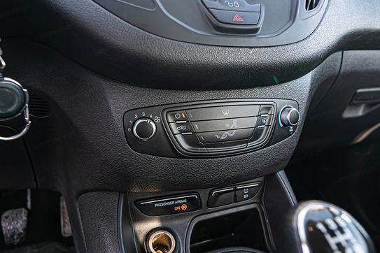 Ford Transit Courier L1H1 Zabudowa Brygadowa