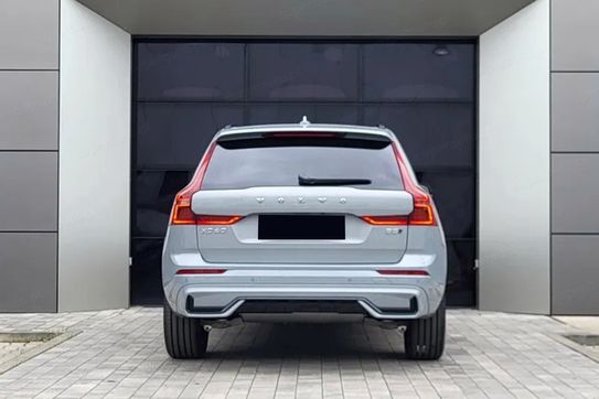 Volvo XC60 B5 B AWD Ultra Dark