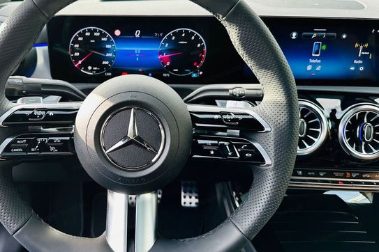 Mercedes CLA 200 AMG Line Shooting Brake