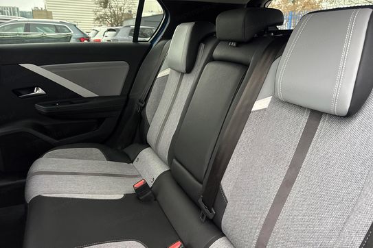 Opel Astra Elegance 1.2 T  S&S