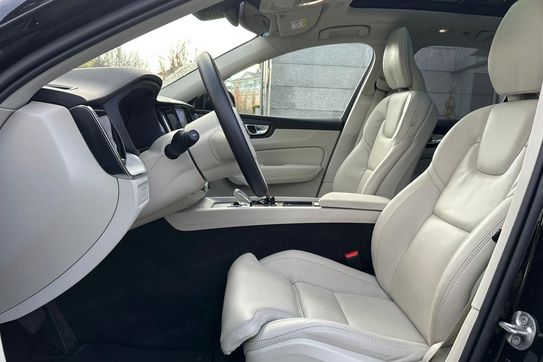 Volvo XC60 T8 Plug-In Hybrid AWD Plus Bright