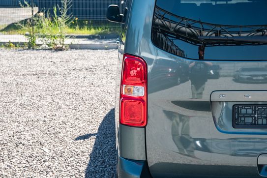 Opel Zafira Life Extra Long L2H1 Business AT8