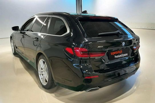 BMW Seria 5 530e xDrive Luxury Line aut