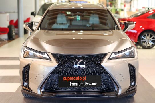 Lexus UX 300h F Sport Design